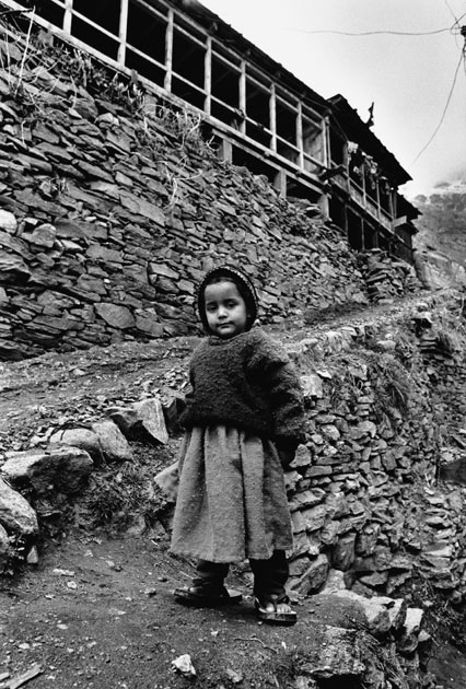 04_littlegirl.spiti.portrait.blackand white.india.jpg